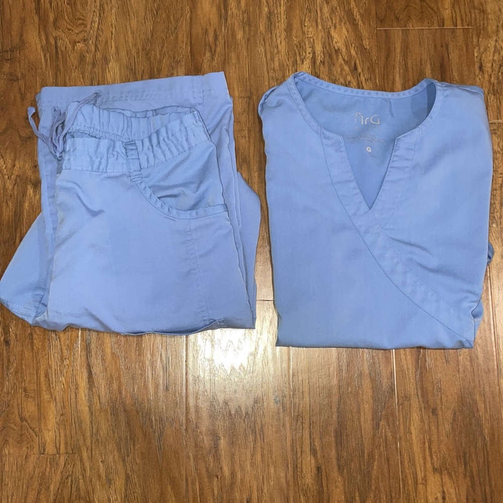 Women’s Ceil Blue NRG By Barco Scrub Set, Small